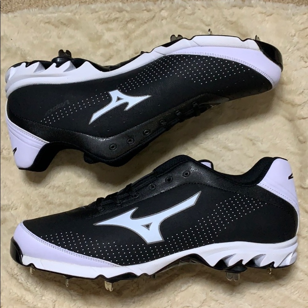 NIB MLB Pro baseball shoe